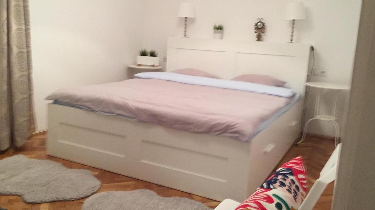 Caroline Residence Алба Юлия Екстериор снимка
