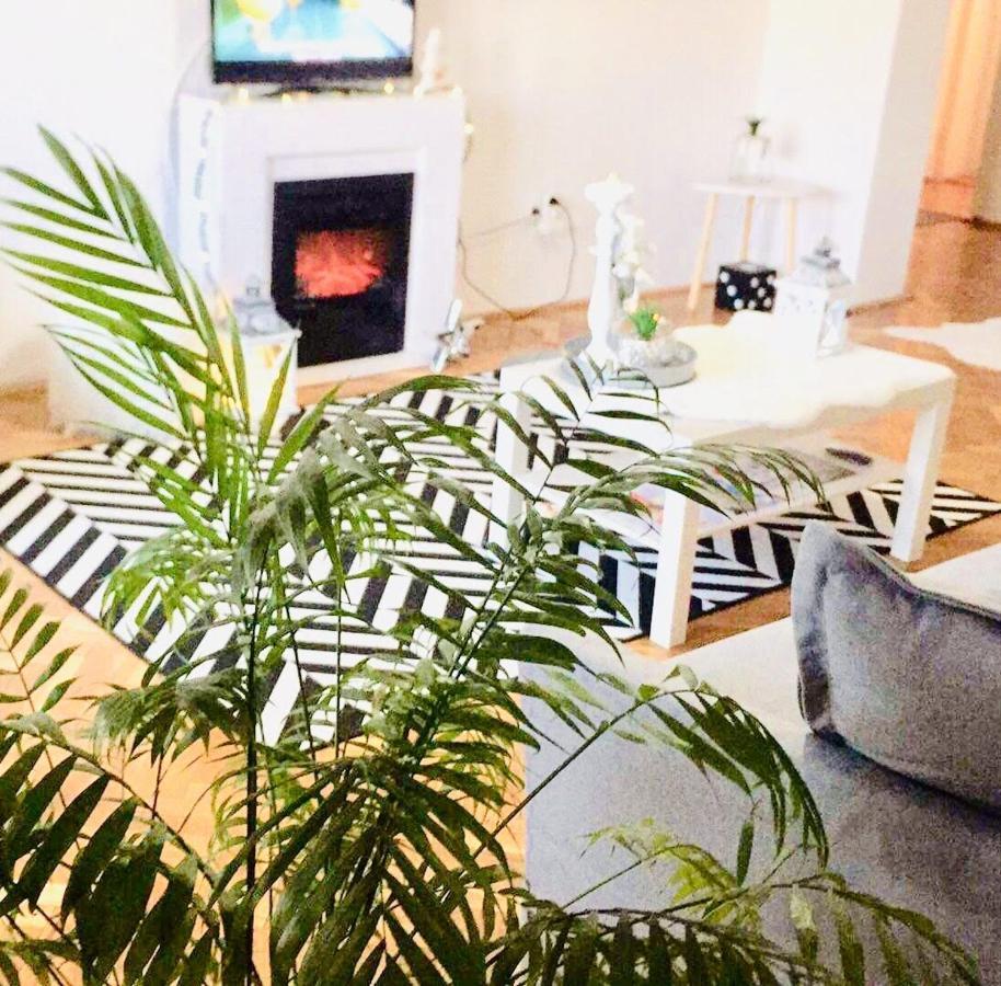 Caroline Residence Алба Юлия Екстериор снимка