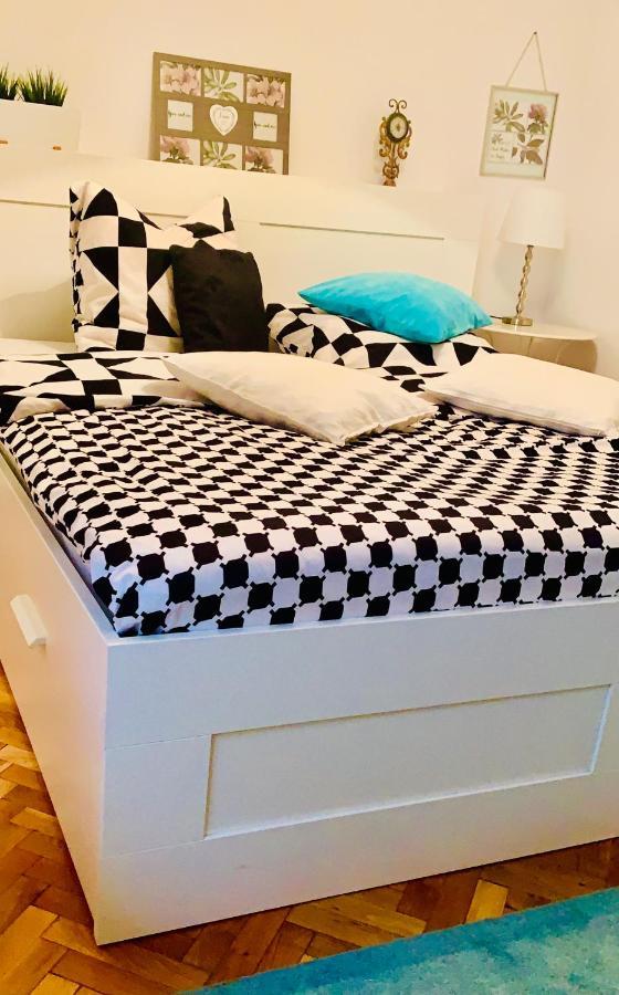 Caroline Residence Алба Юлия Екстериор снимка