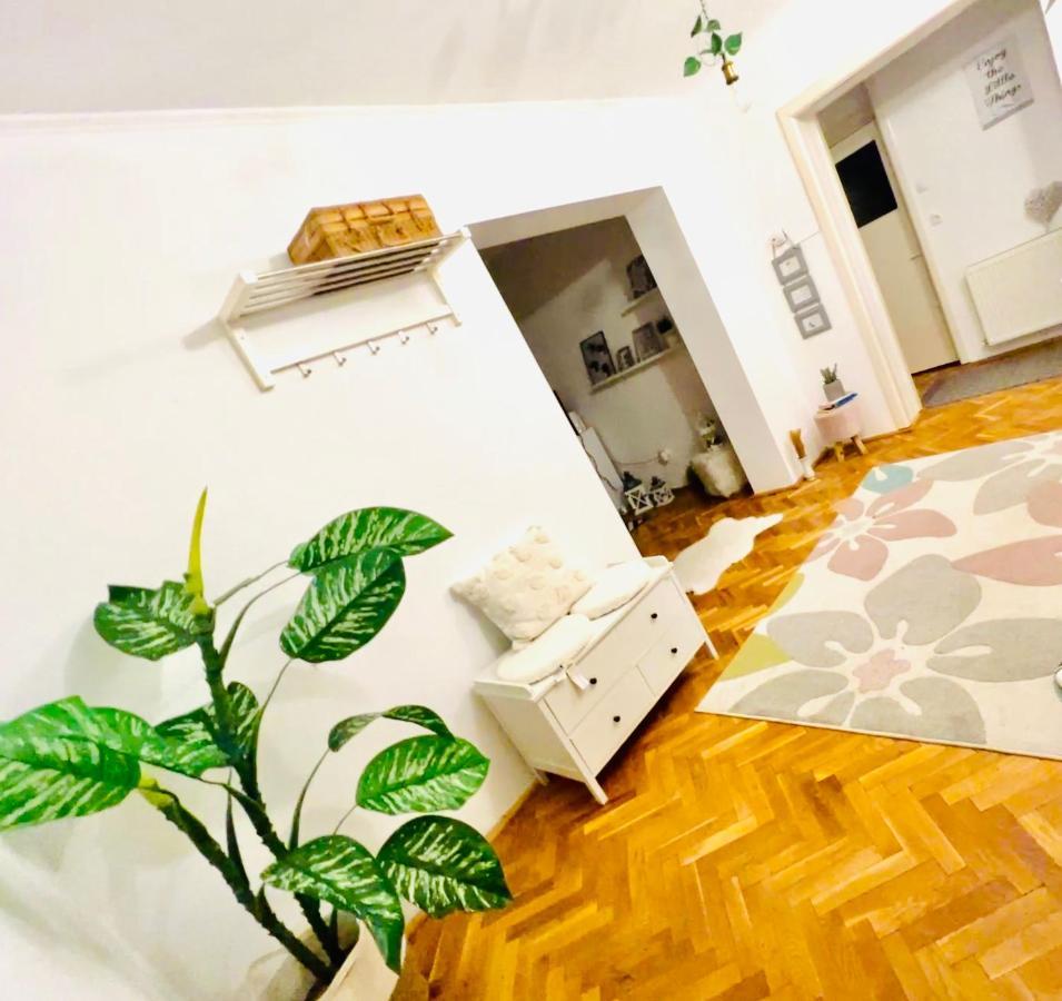 Caroline Residence Алба Юлия Екстериор снимка